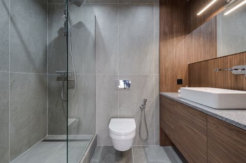 Что такое walk-in душ и почему он популярен в ЖК «Метрополия»